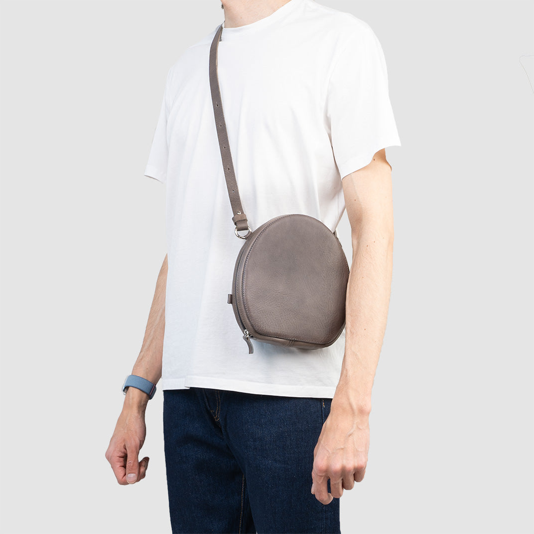 Leather Case for AirPods Max (Mahogany)-3